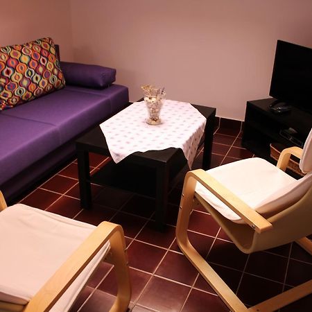 Apartments Baka Jelka Мандре Экстерьер фото