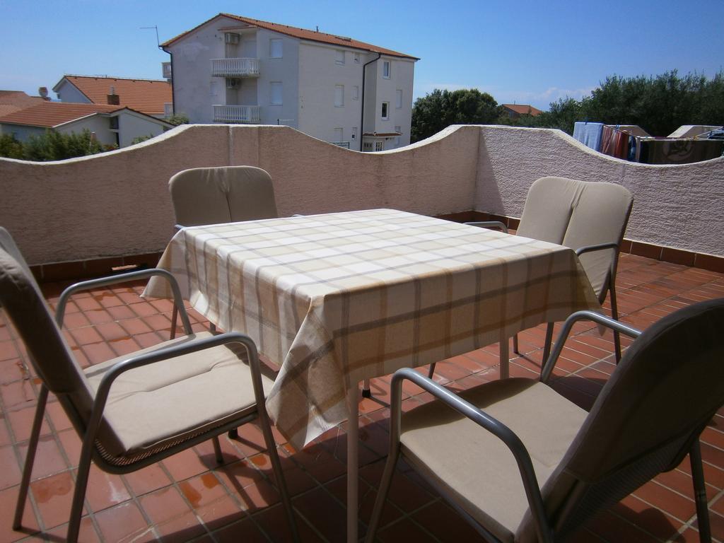 Apartments Baka Jelka Мандре Экстерьер фото