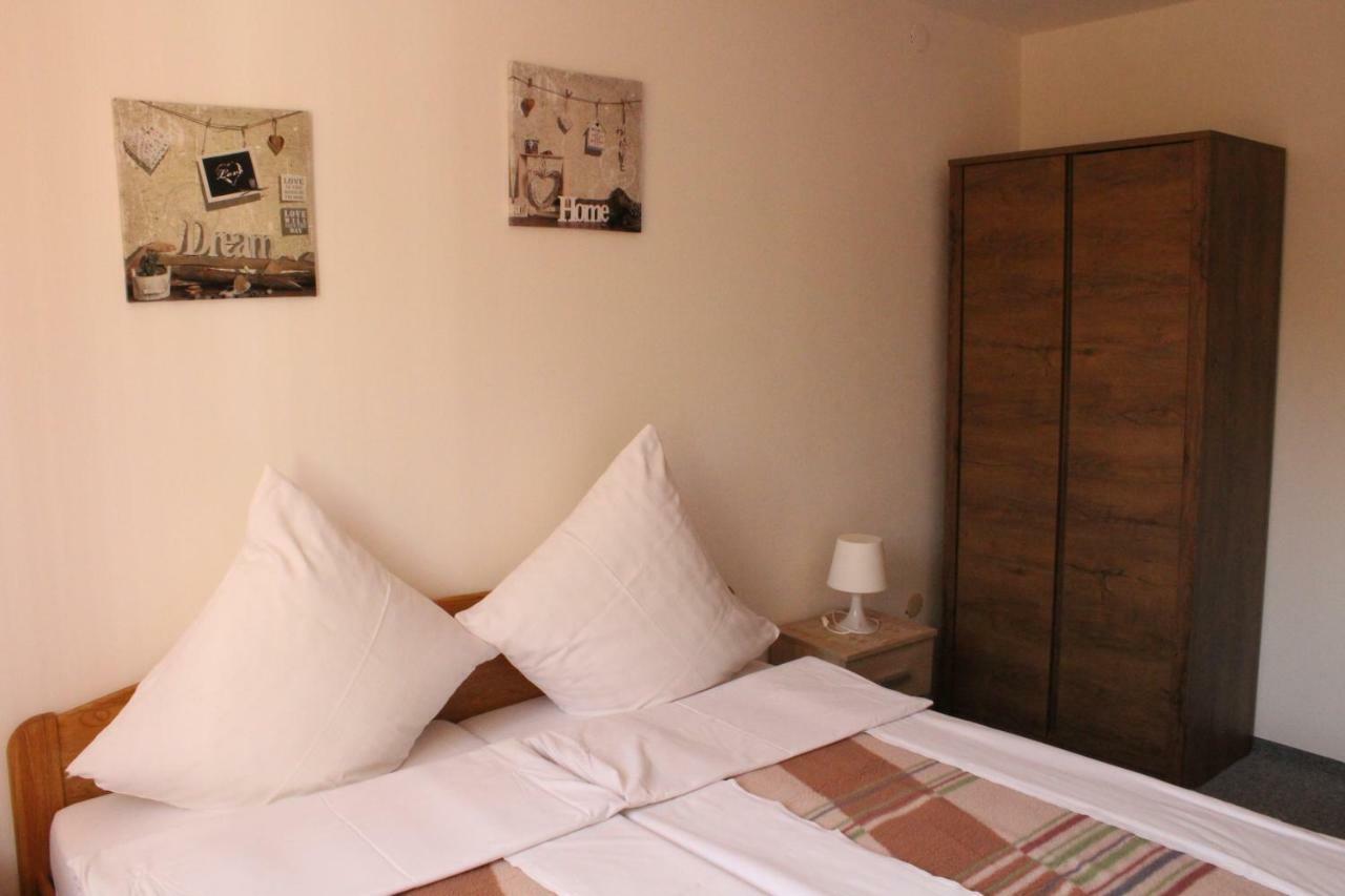 Apartments Baka Jelka Мандре Экстерьер фото